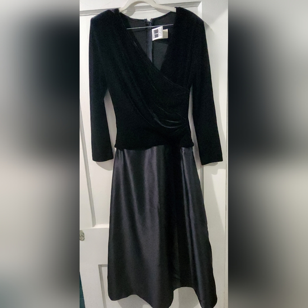 Elegant Black Velvet Long Sleeve Dress size: 14